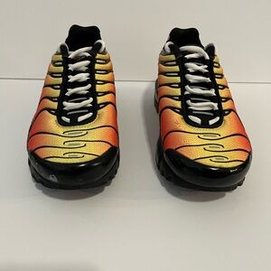 Nike Air Max Plus Sunset Sneakers Size 5.5 Youth - Yellow Orange Black